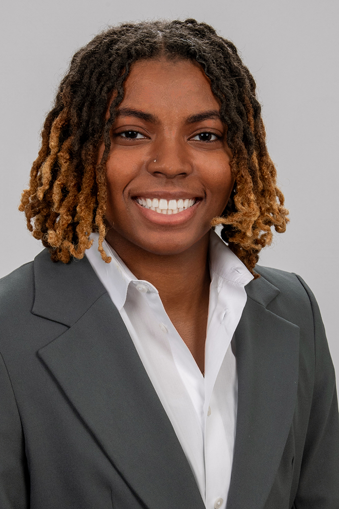 GabbySimpkins_Headshot