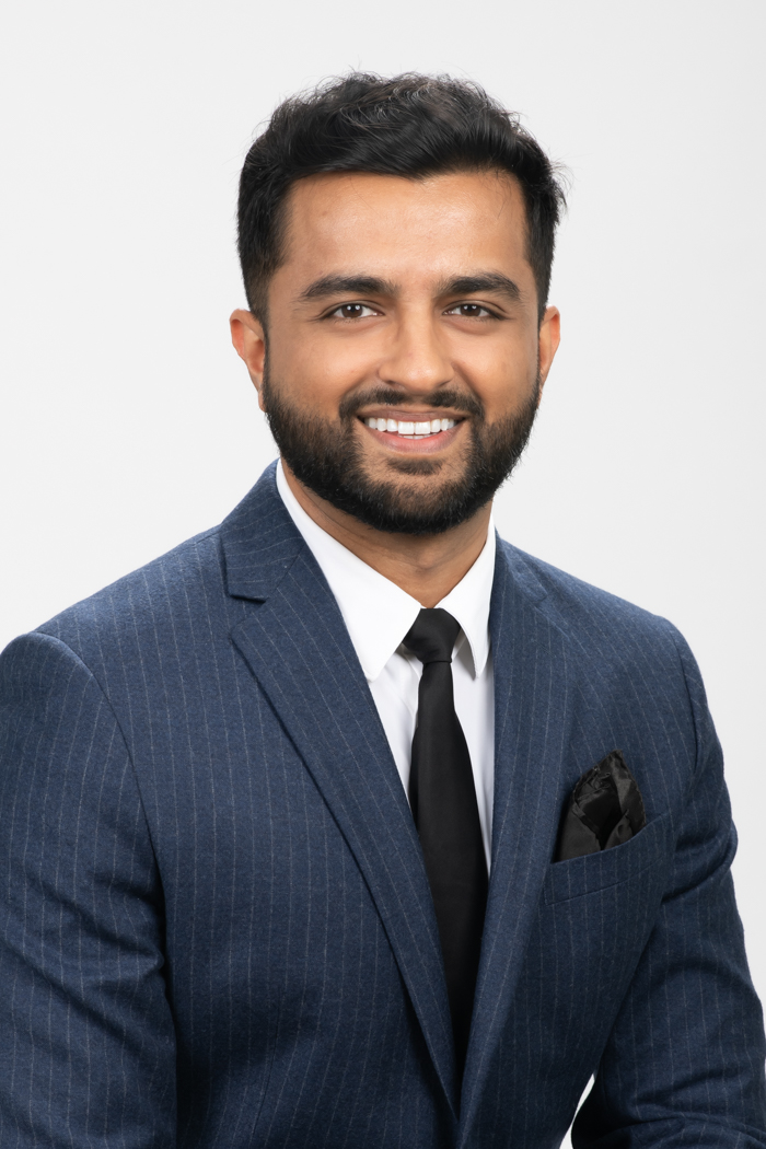 Alek Karthikeyan, OD, FAAO headshot